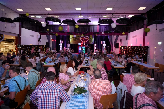 Oktoberfest_Wiesbaden_Delkenheim_2024_09_14_0101.jpg